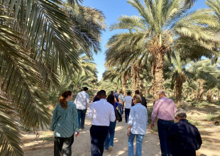 وزارة الزراعة و الهيدرولوجيين الفلسطينيين ومؤسسة التعاون و ادارة المشروع الهولندي في زيارة الى جمعية المشروع الانشائي العربي.