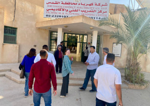وزارة الزراعة و الهيدرولوجيين الفلسطينيين ومؤسسة التعاون و ادارة المشروع الهولندي في زيارة الى جمعية المشروع الانشائي العربي.