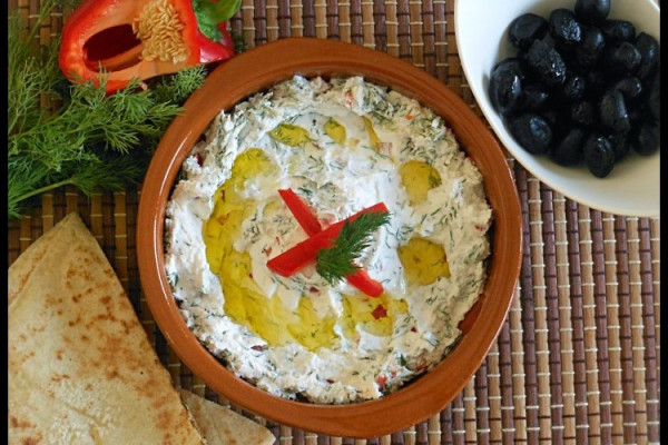Labneh with Dill and Pepper